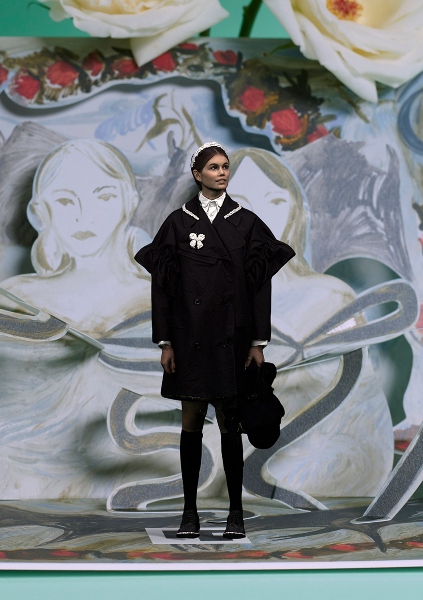 Simone Rocha x H&M - celebreaza noua colaborare printr-o experienta AR